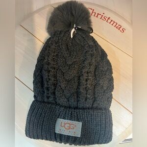 New UGG pom-pom hat in gray with insulated interior